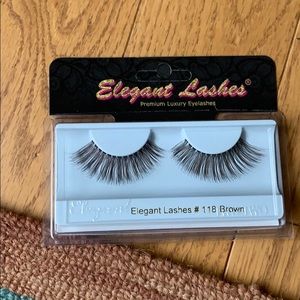 Fake eyelashes in brown